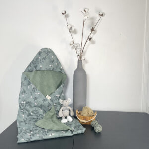 Cape de Bain So Mout' micro-éponge verte et popeline motifs libellule sur fond gris vert 100% coton