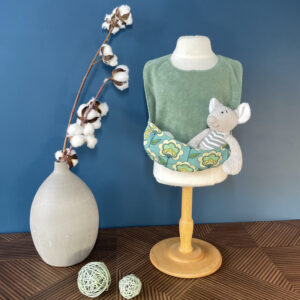 Bavoir Collector So Mout' Rétro Chic sur buste avec peluche